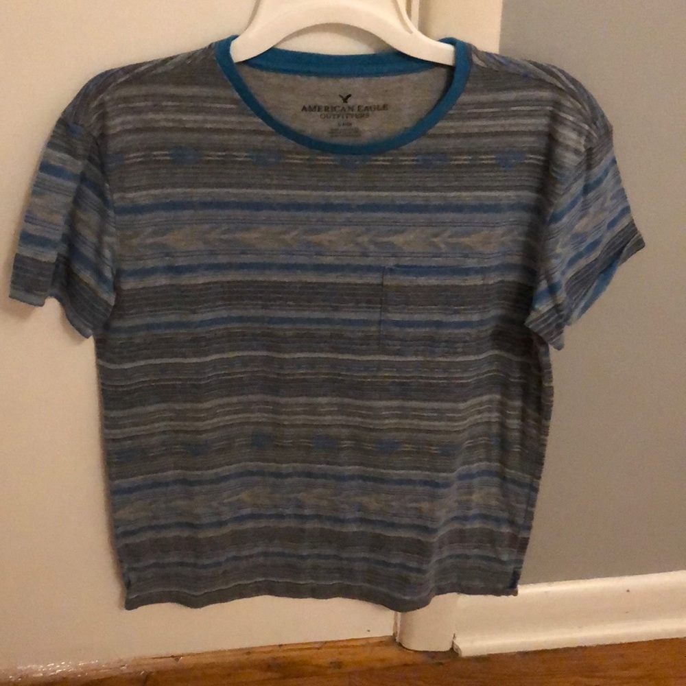 American Eagle t shirt